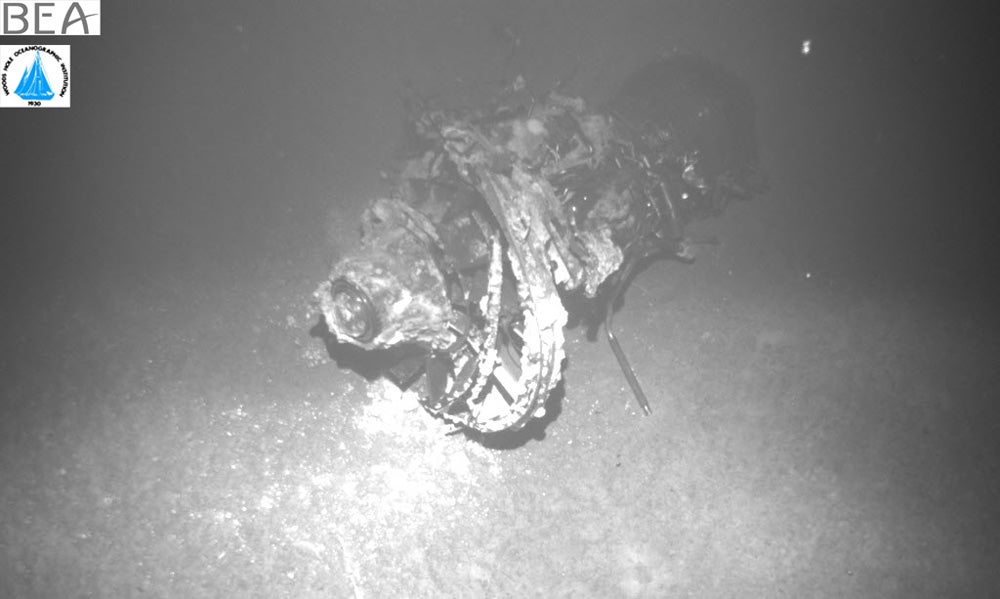 fly041411_engine-b_1000x599.jpg