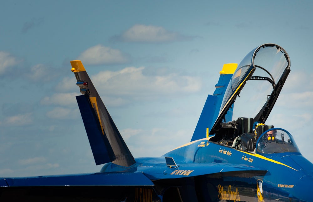 oshkosh3028.jpg