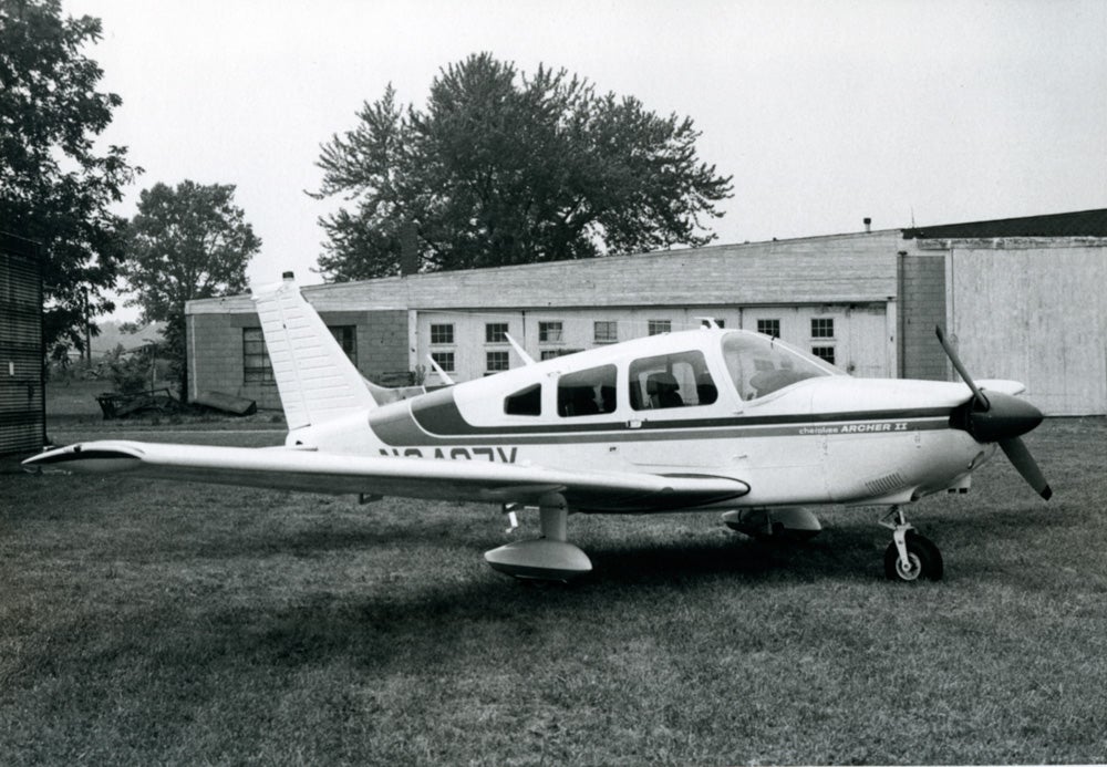 fly0611_archer_dig9.jpg
