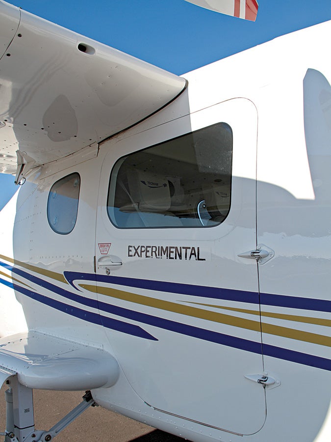 fly0911_technam6.jpg