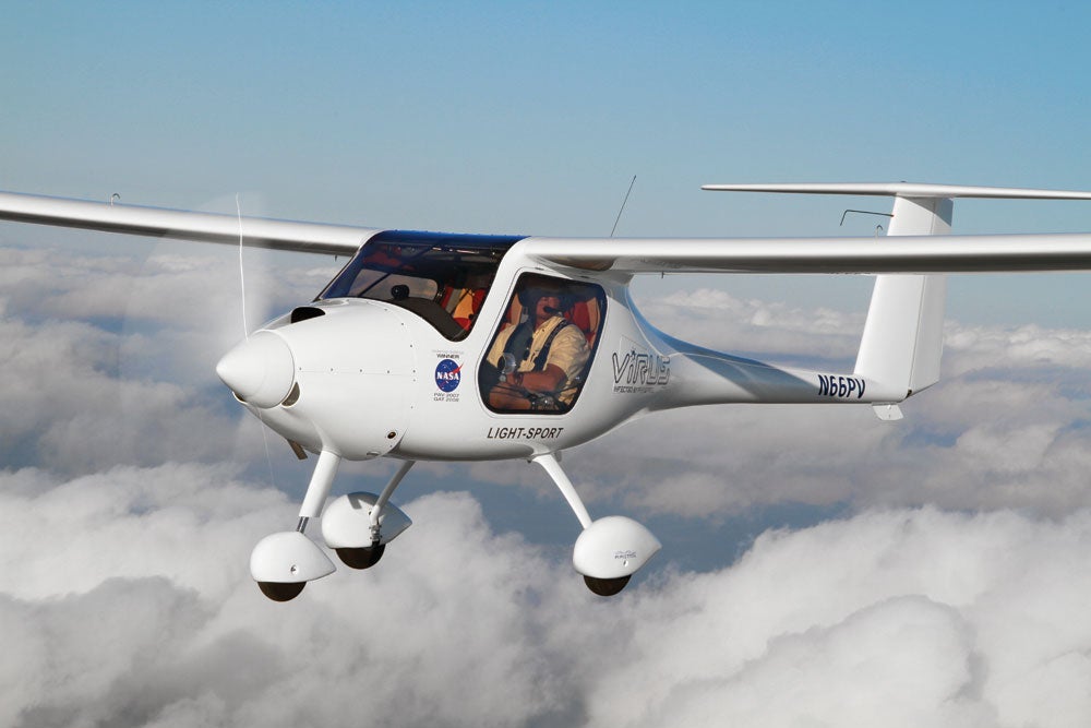 fly1211_pipistrel1.jpg