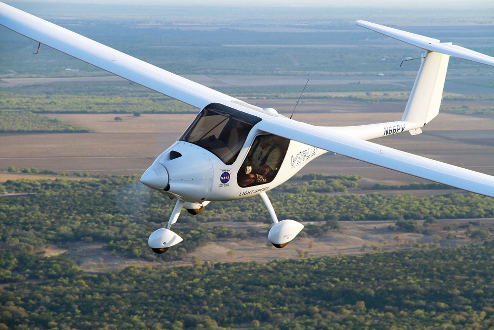 fly1211_pipistrel10.jpg