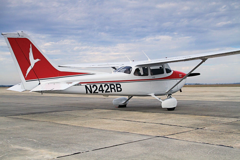 fly0212_skyhawk5.jpg