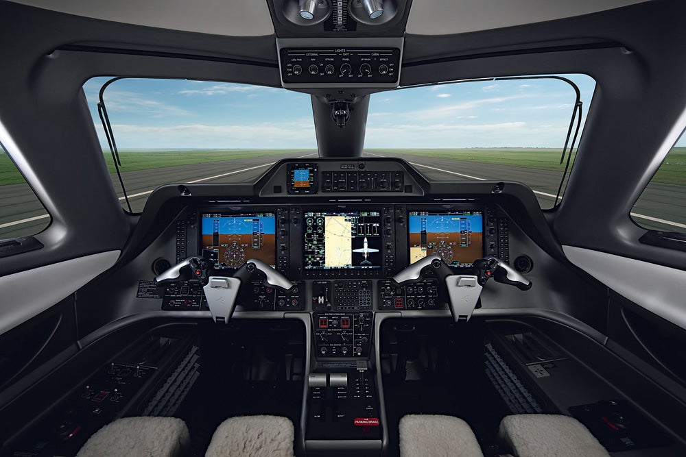 Phenom 100 Cockpit