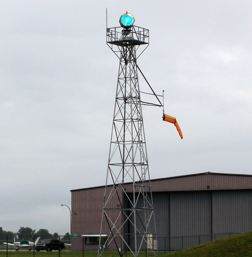 39_airport_beacon.jpg