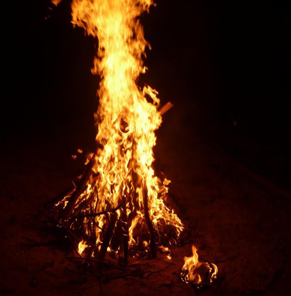 46_bonfire_airmail.jpg