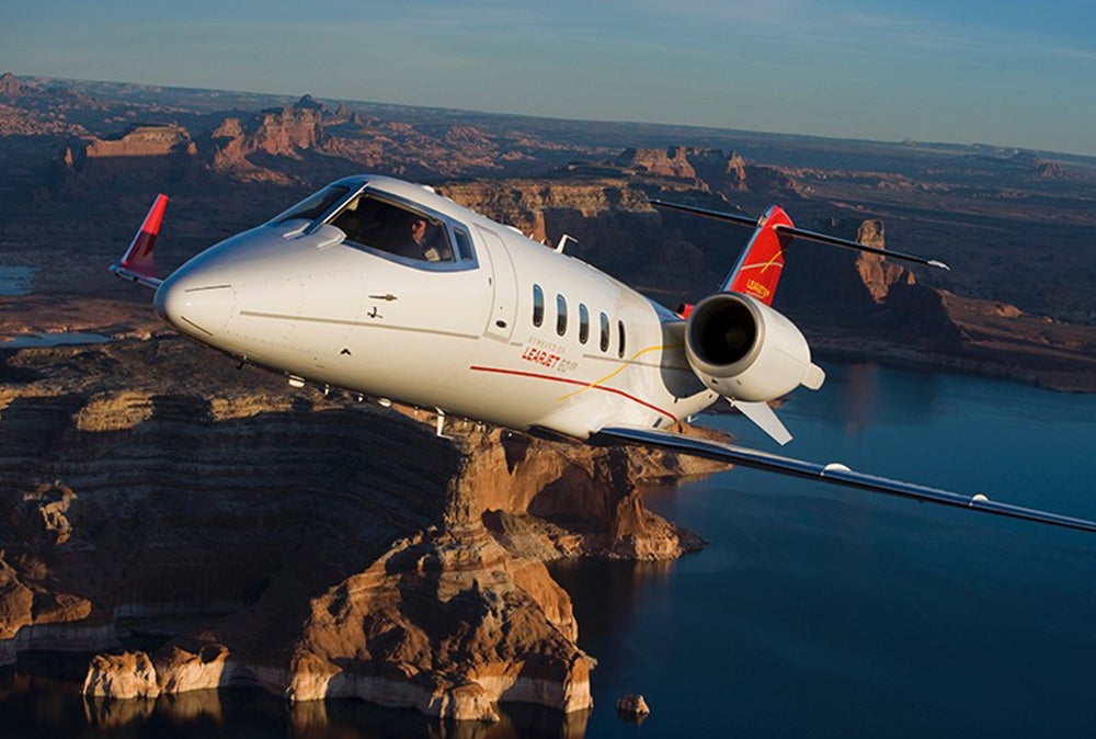 50th-learjet60xr-exterior.jpg