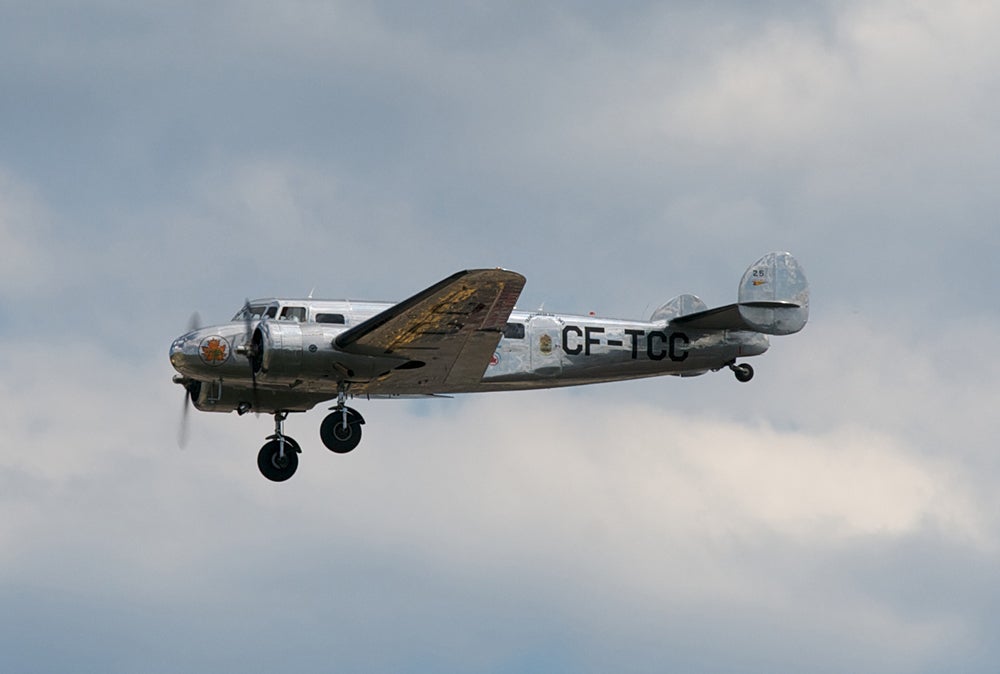 25beautiful-lockheed-electra-10.jpg