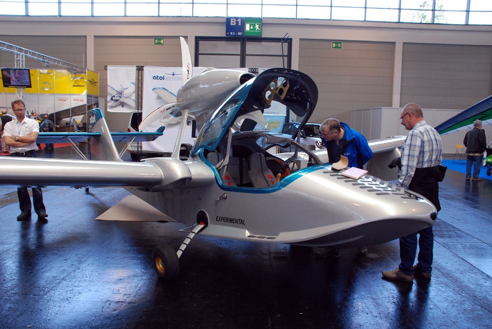 6 atol avion amphibian.jpg