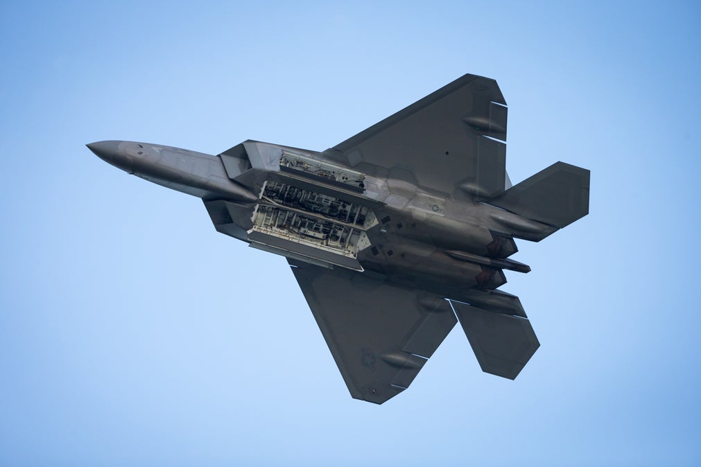 osh15-jv-f-22_raptor-demo-2.jpg