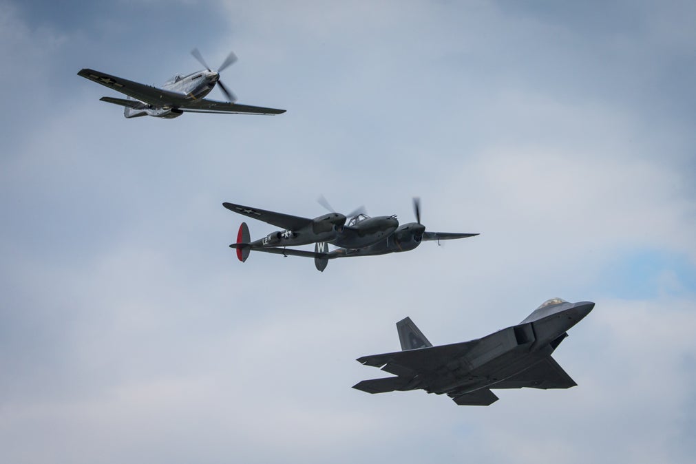 osh15-jv-f-22_raptor-demo-3.jpg