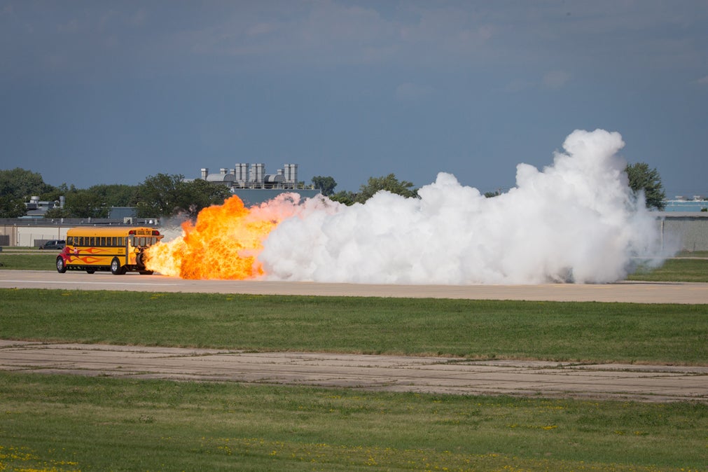 osh15-jv-paul-stender-jet-school-bus.jpg
