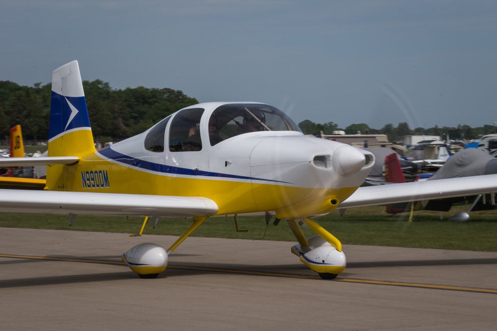 osh15-jv-vans-rv10.jpg