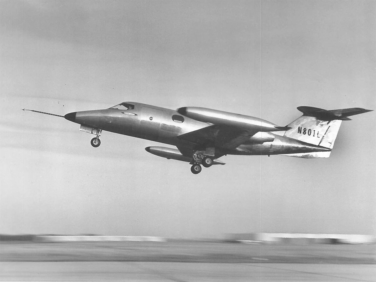 Learjet 23