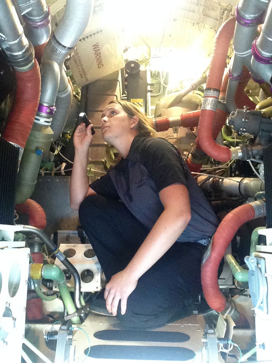 How to Become a Corporate Aviation Maintenance Technician