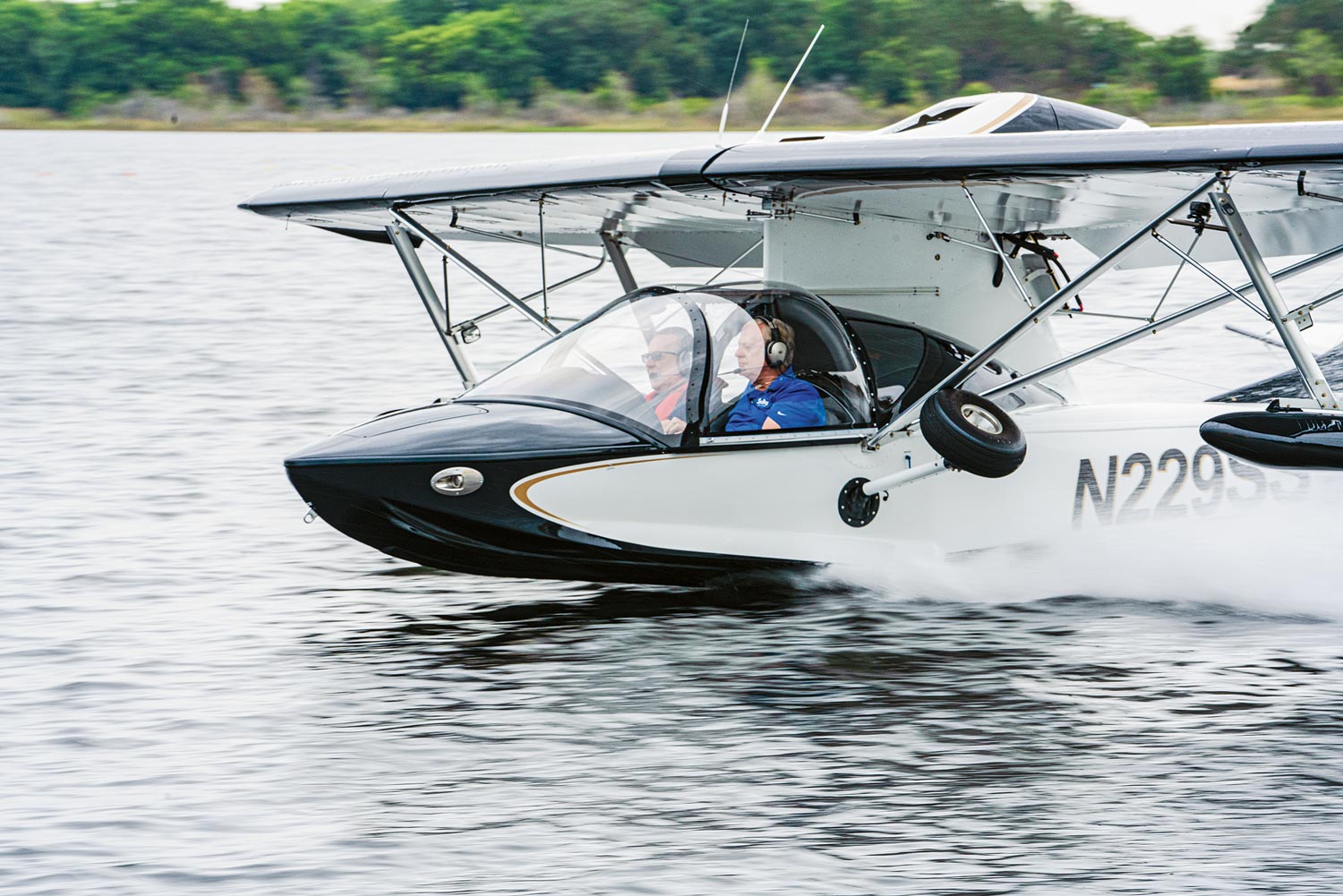Searey Elite in the water
