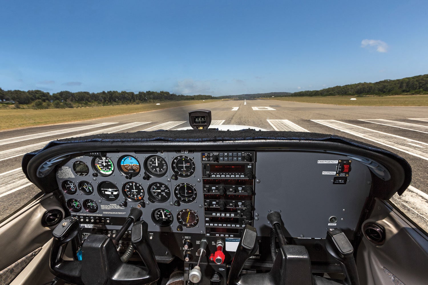 Flight simulator for IFR procedures