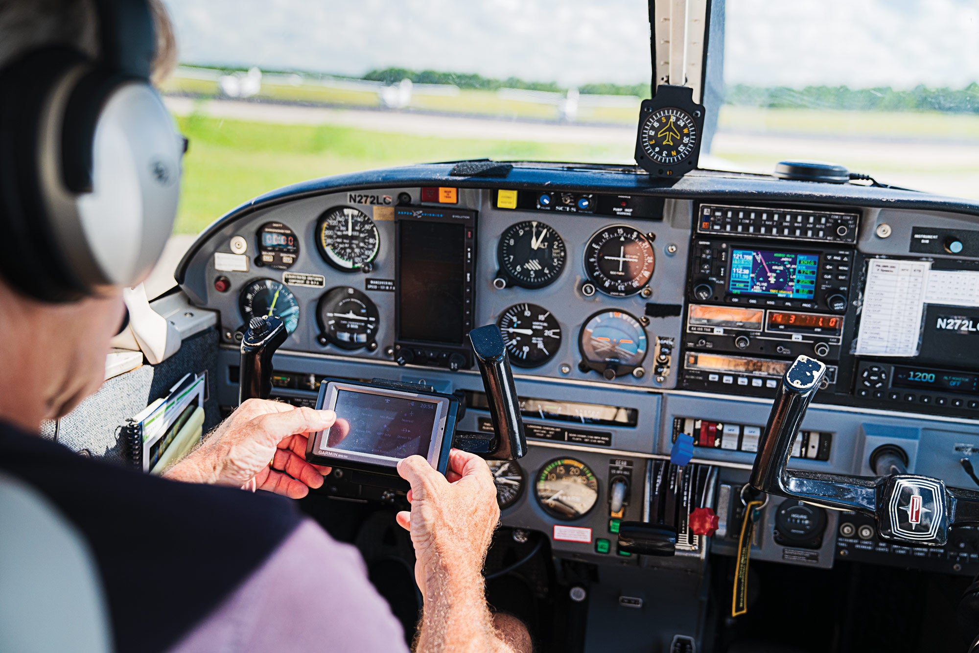 Les Abend in the cockpit