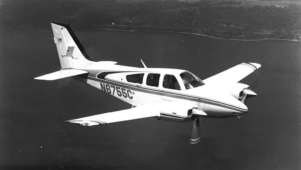 1981-beechcraftbaronb55-flight.jpg