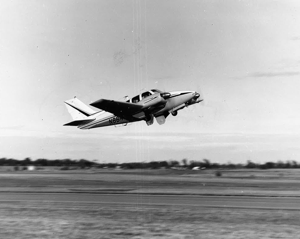 beechcraftmodelb55baron-takeoff.jpg