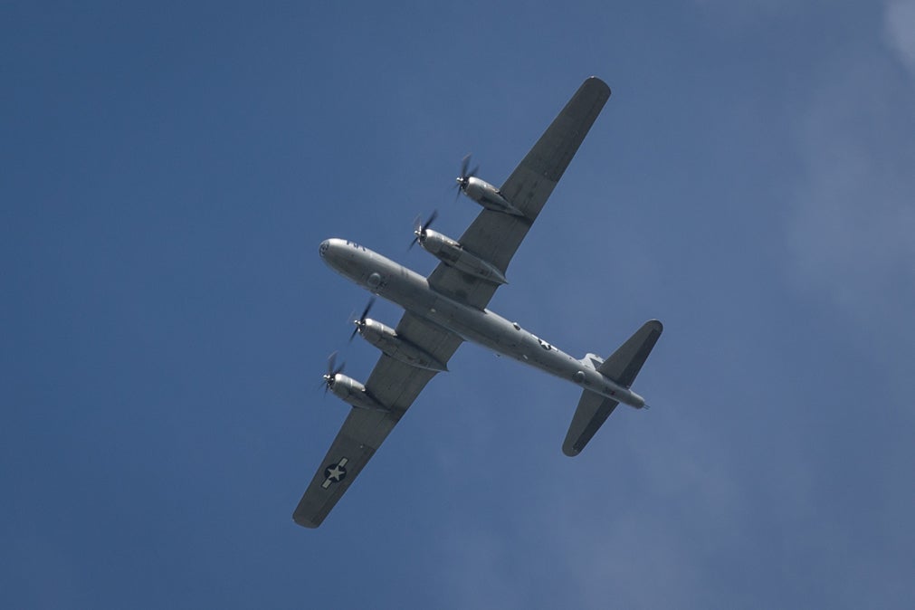 osh15-jv-b-29-fly-over.jpg