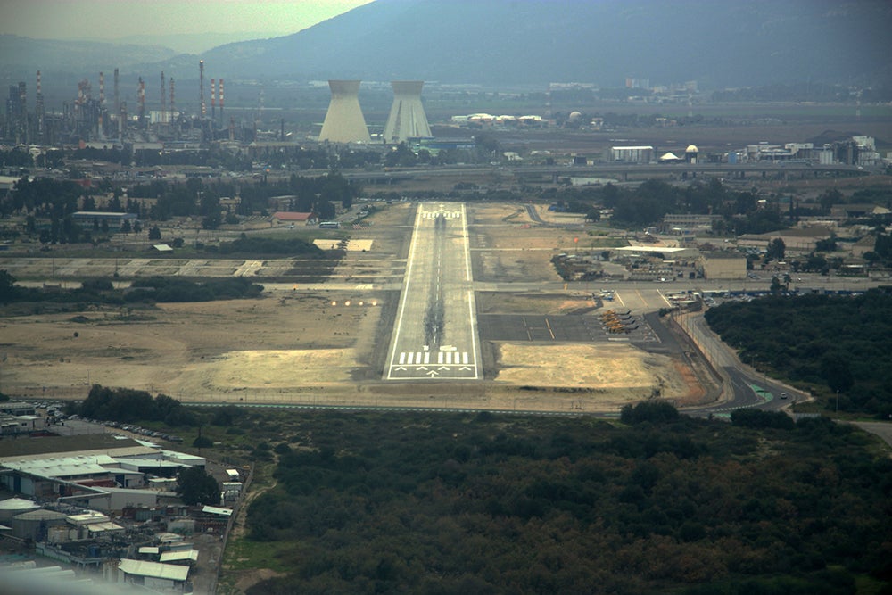 03-approaching-runway-16-at-haifa.jpg
