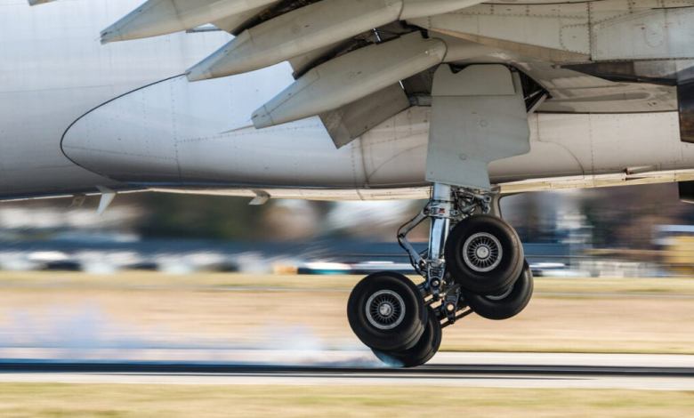 How many wheels do airplanes have