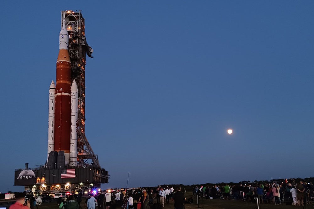 Artemis I rollout