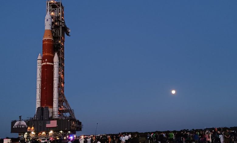 Artemis I rollout