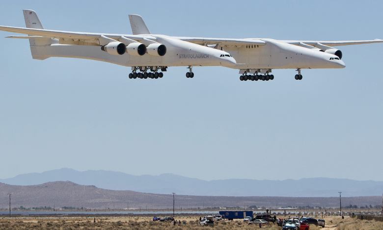 Stratolaunch Roc in Flight