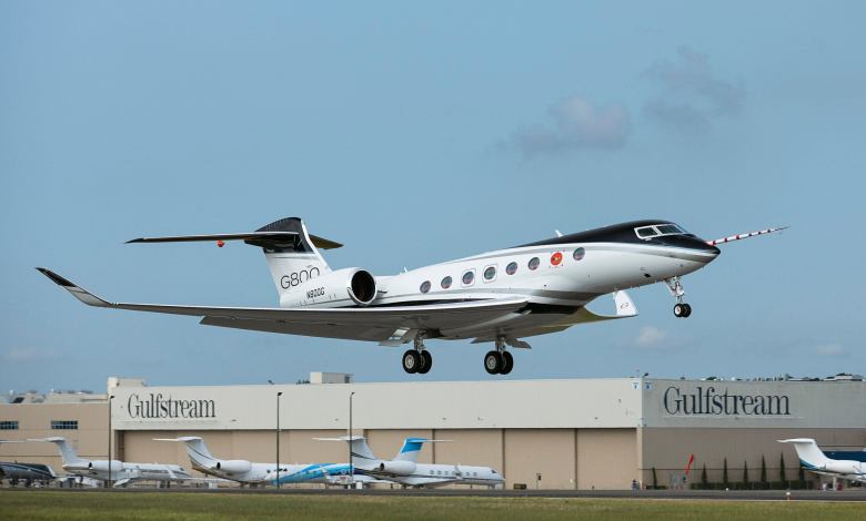 Gulfstream G800 Takes Flight