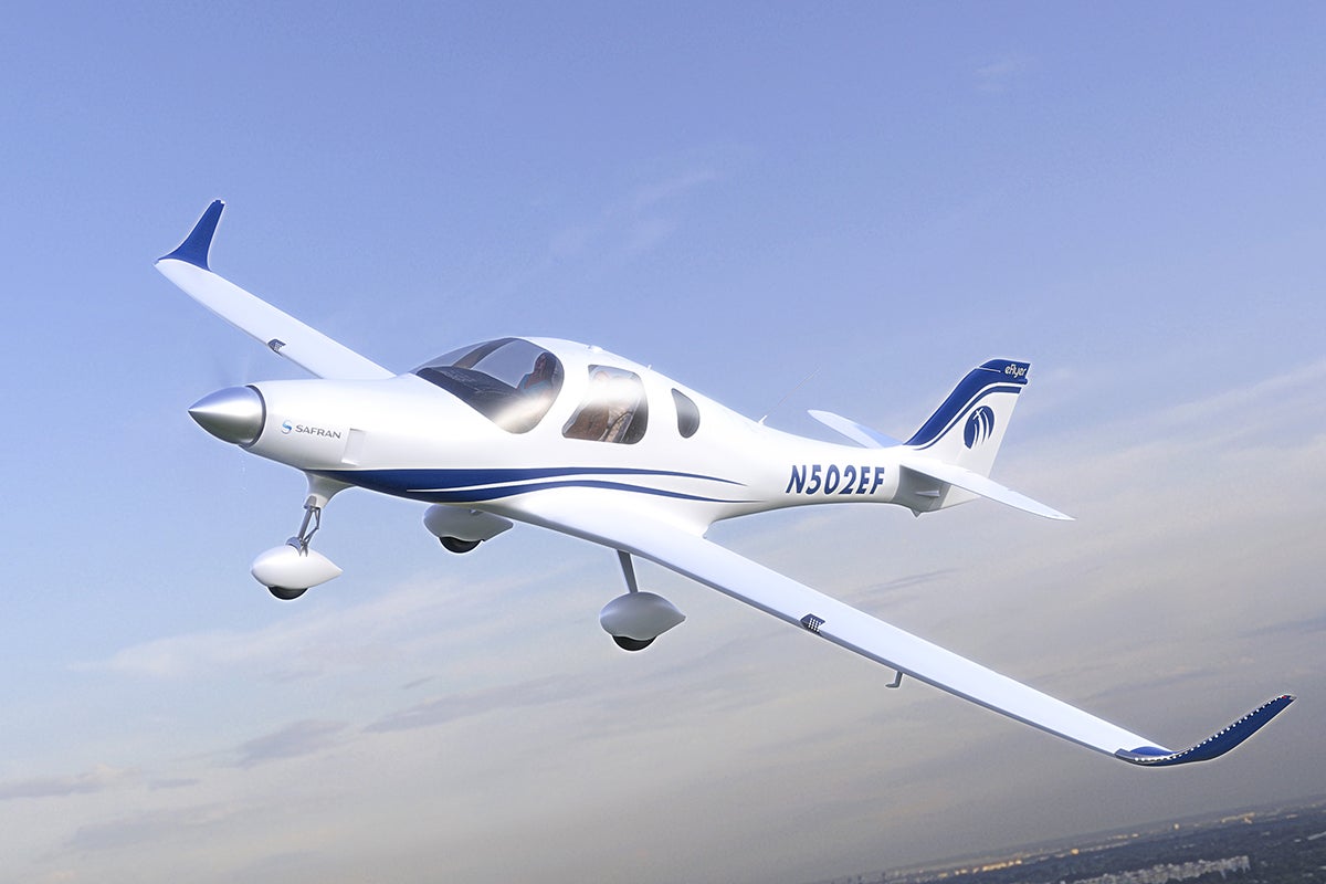 Bye Aerospace eFlyer 2 in flight