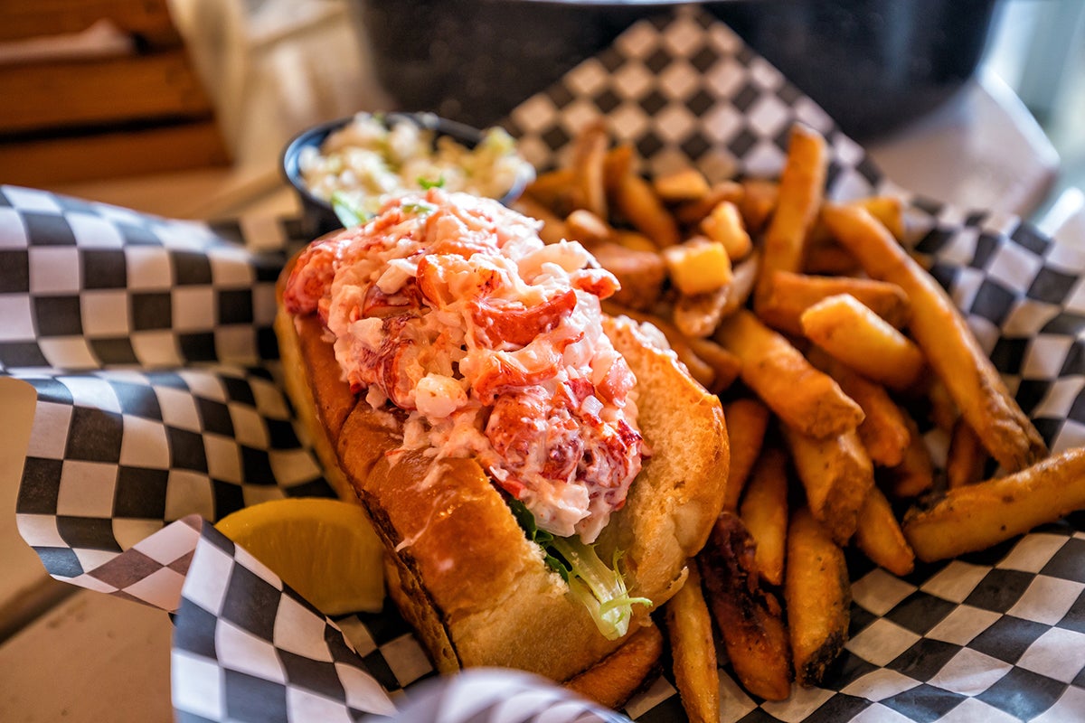 Maine lobster roll