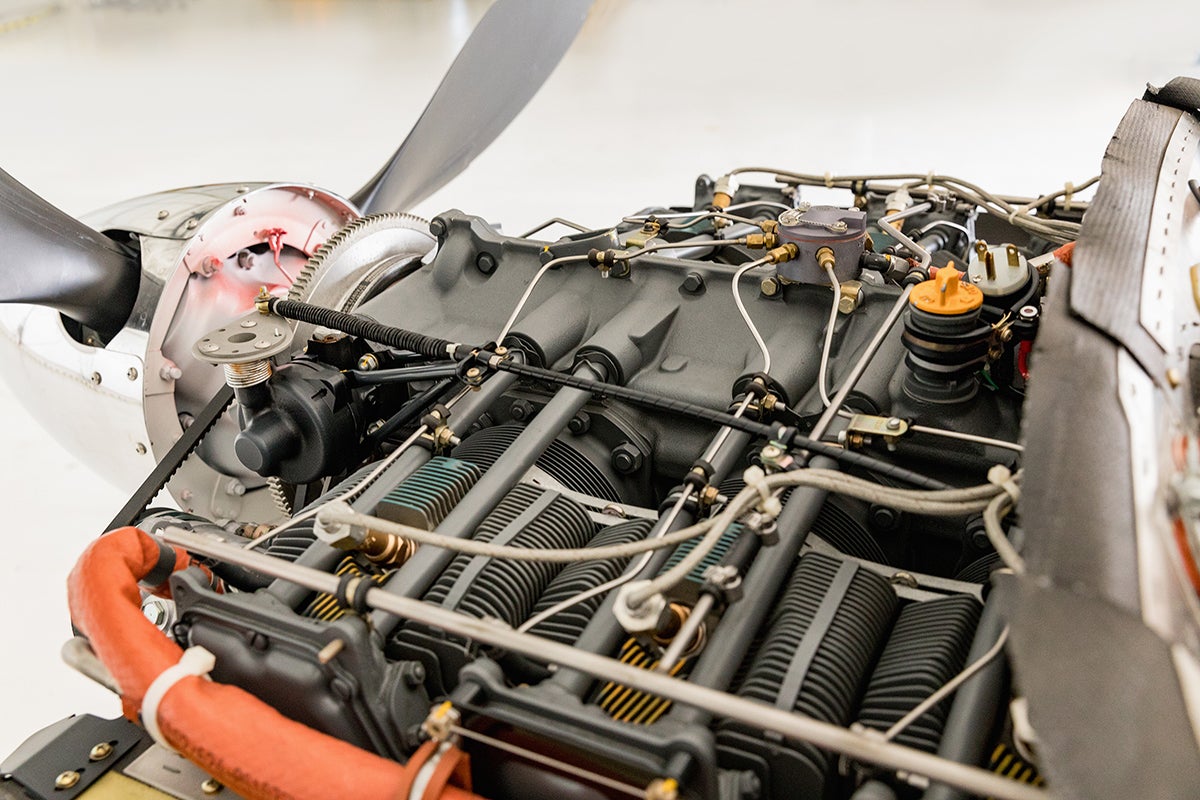 a GA piston airplane engine