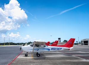   The first class of A&Ps at Epic Flight Academy's newest facility in Cincinnati/Northern Kentucky have graduated. [Credit: Epic Flight Academy]