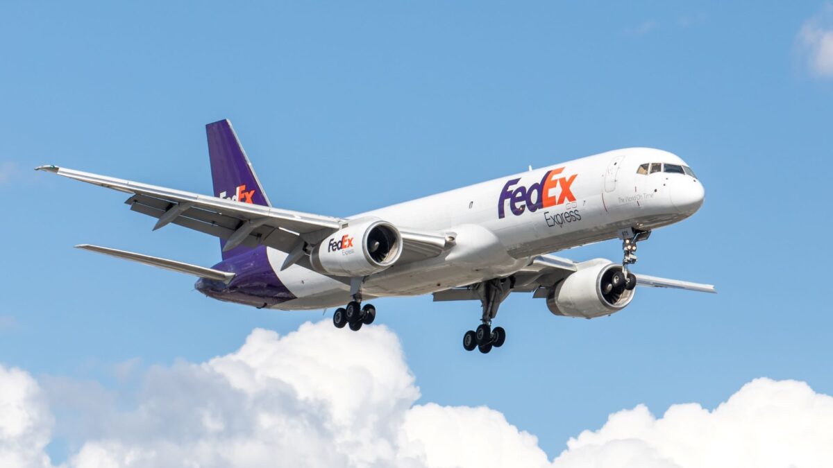 A FedEx Boeing 757 jet