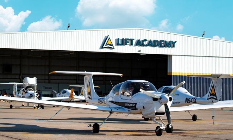 Lift Academy hangar and planes