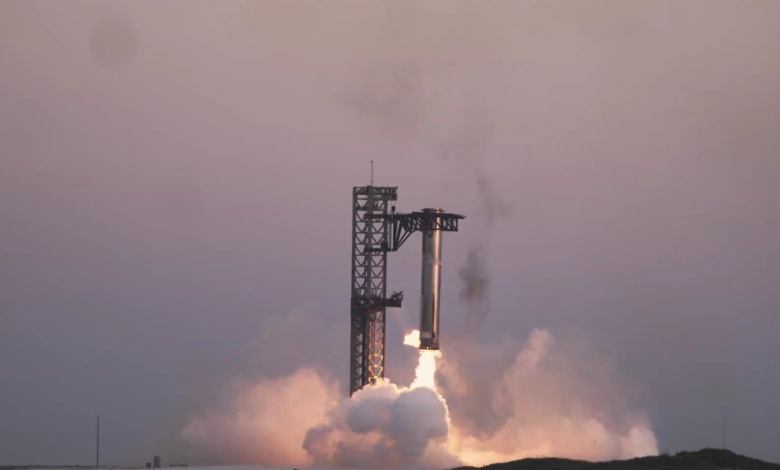 SpaceX Starship rocket Super Heavy booster launch on test flight