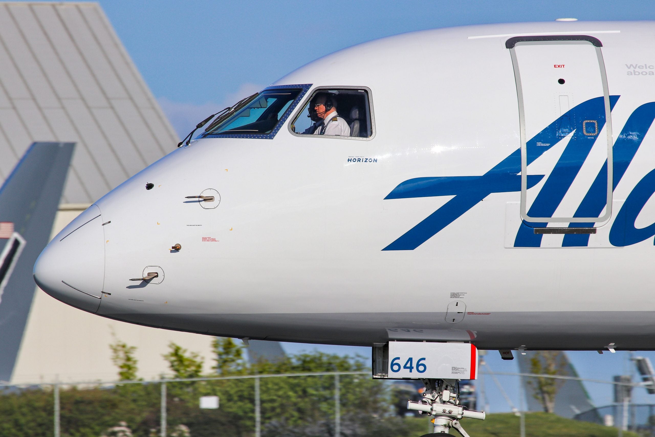 Horizon Air E175