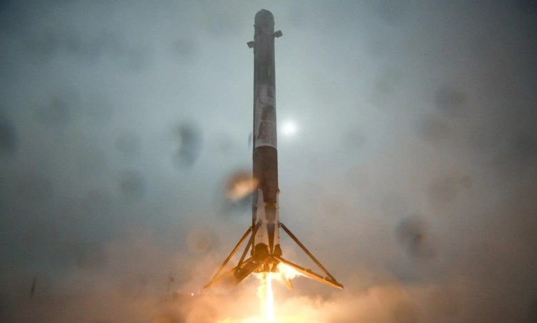SpaceX Falcon 9 commercial spaceflight