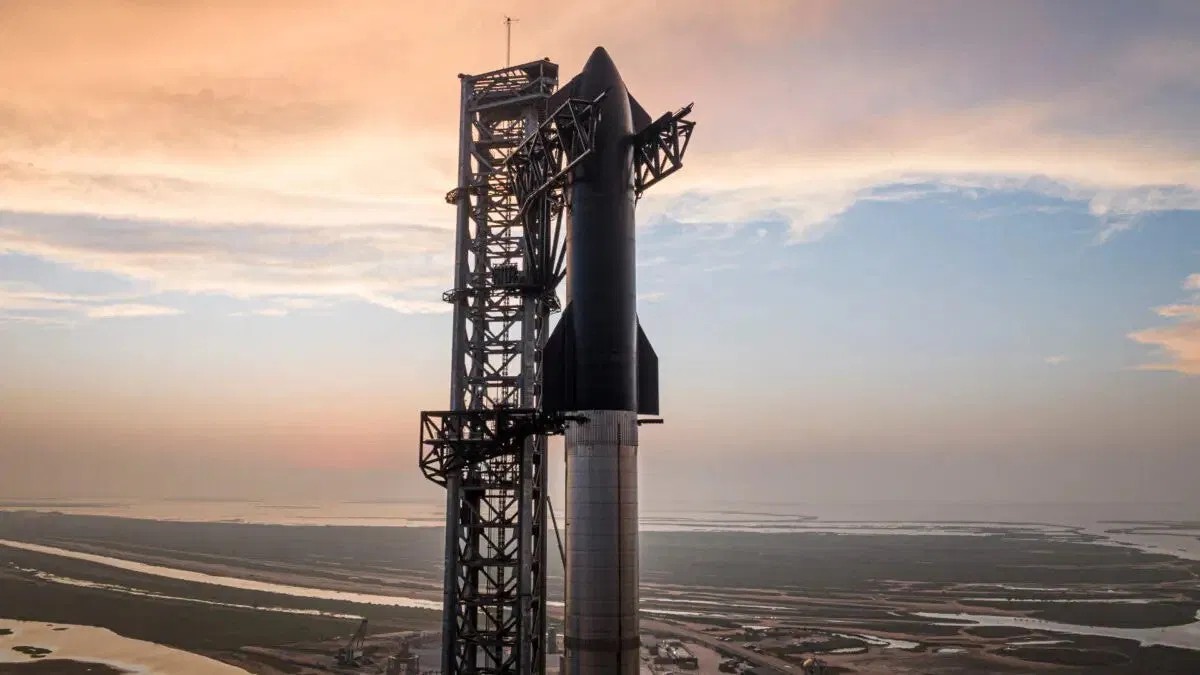 SpaceX Starship rocket Super Heavy booster
