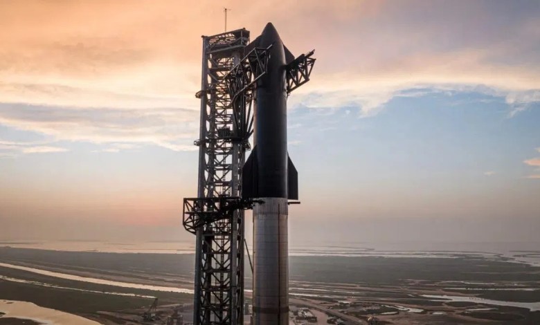 SpaceX Starship rocket Super Heavy booster