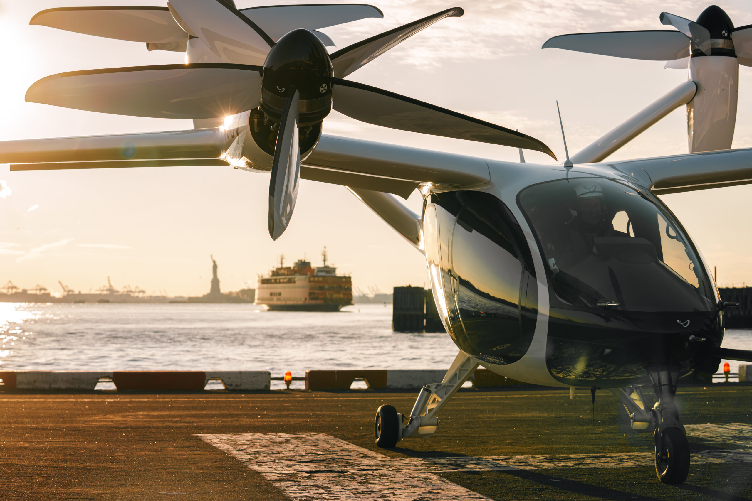 Joby Aviation electric vertical takeoff and landing eVTOL air taxi New York