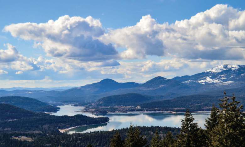 Sandpoint, Idaho, is one of those places where you will have as fond of memories from flying as you do from your adventures on the ground. [Adobe Stock]