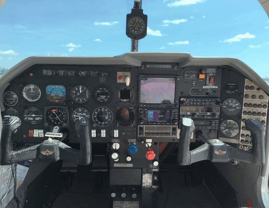 1982 Mooney M20J 201 [Credit: DM Aircraft Sales]