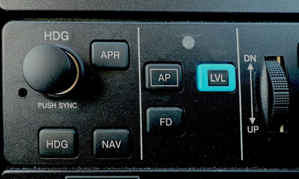 In Cirrus aircraft, the APR and autopilot keys are on a separate panel. [Credit: Max Trescott]