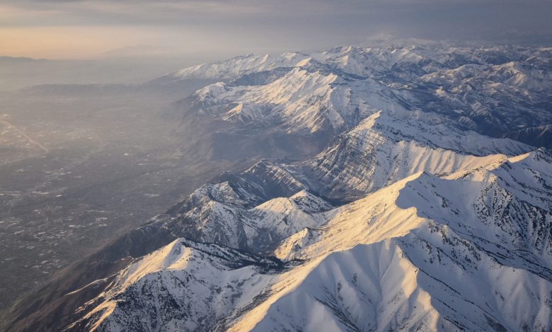 There is a way to understand the crude science of sea-level pressure reduction and how high-elevation airports can throw off your flight's most critical number. [Credit: Adobe Stock]