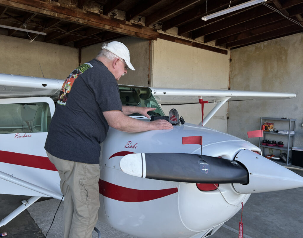 Plan on extra ground time for the
preflight during the winter months. [Credit: Meg Godlewski]