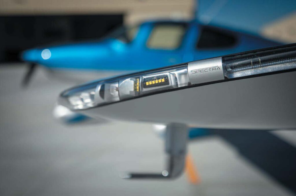 Later-gen SR20s feature upswept wing tips with Whelen Spectra smart LED lighting for better ground visibility. [Credit: The Aviation Consumer]