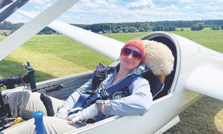 Sylvia Grandstaff prepares to launch in a Rolladen-Schneider LS4. [Credit: Sam Weigel]